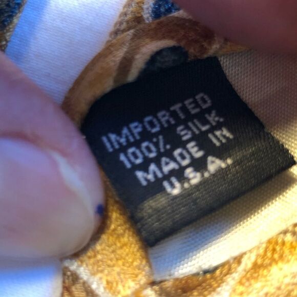 Vintage Perry Ellis Portfolio Mens Tie 100% Silk Gold/blue - Picture 3 of 5